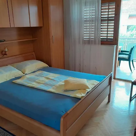 Tranquil Retreat Near Drazica Beach *