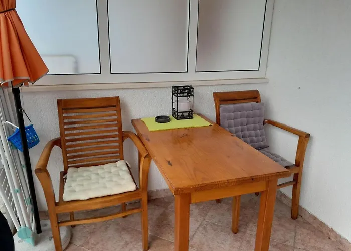 Tranquil Retreat Near Drazica Beach *